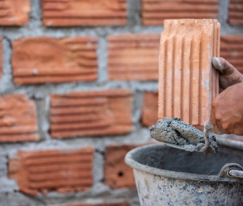 What Are the Differences Between Clay Brick and Cement Brick?