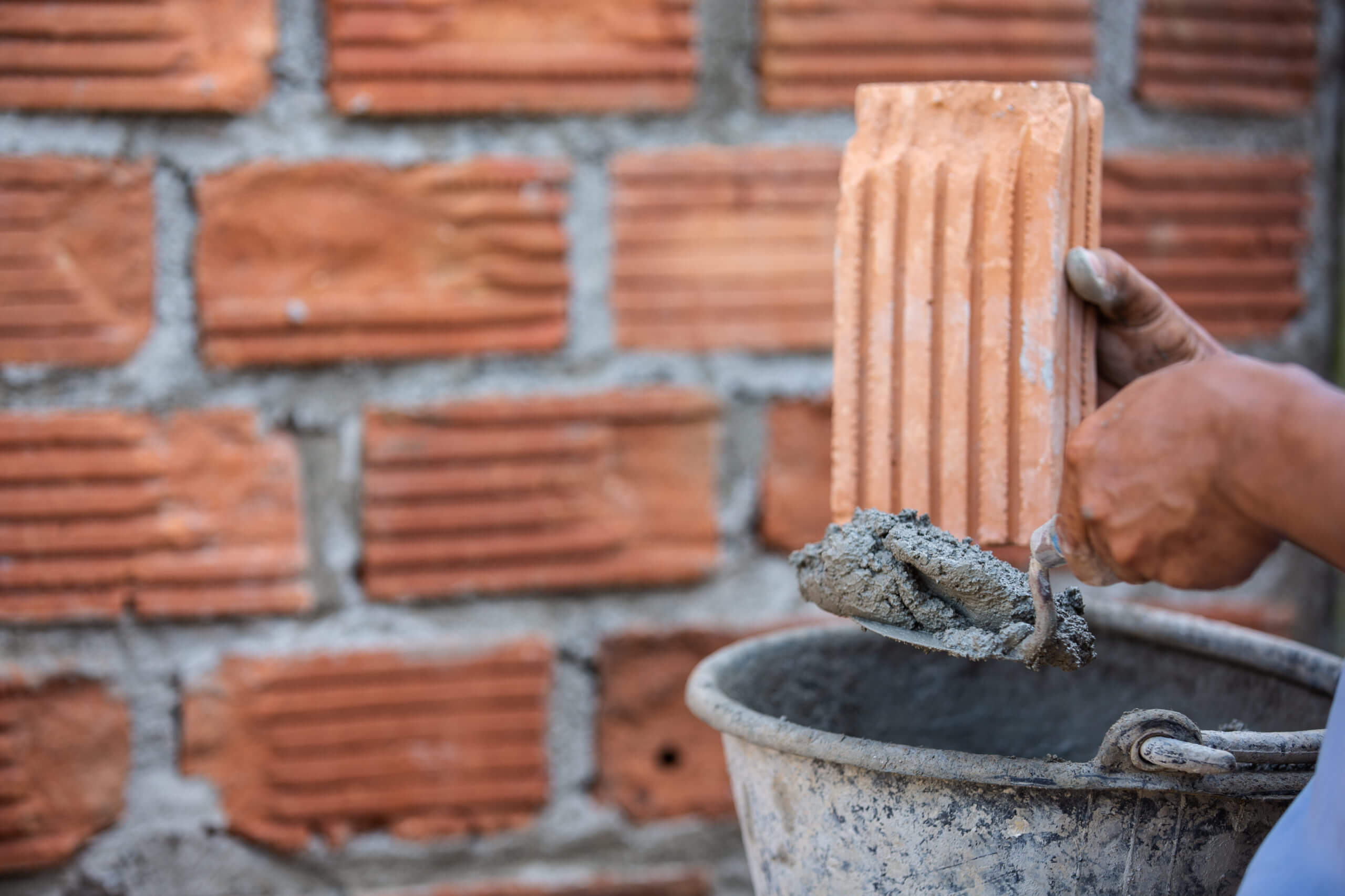 What Are the Differences Between Clay Brick and Cement Brick?